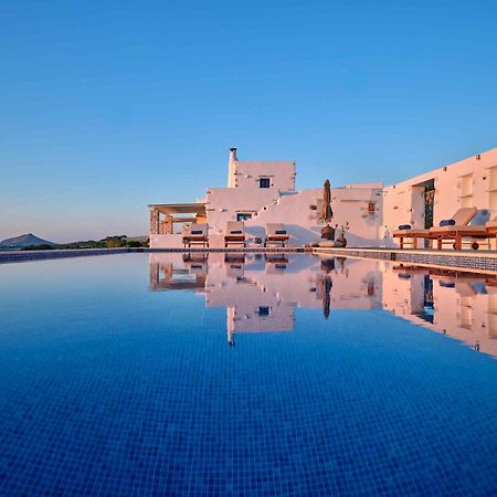Luxurious Villa Pactia Amazing Pool Isterni  Eksteriør billede