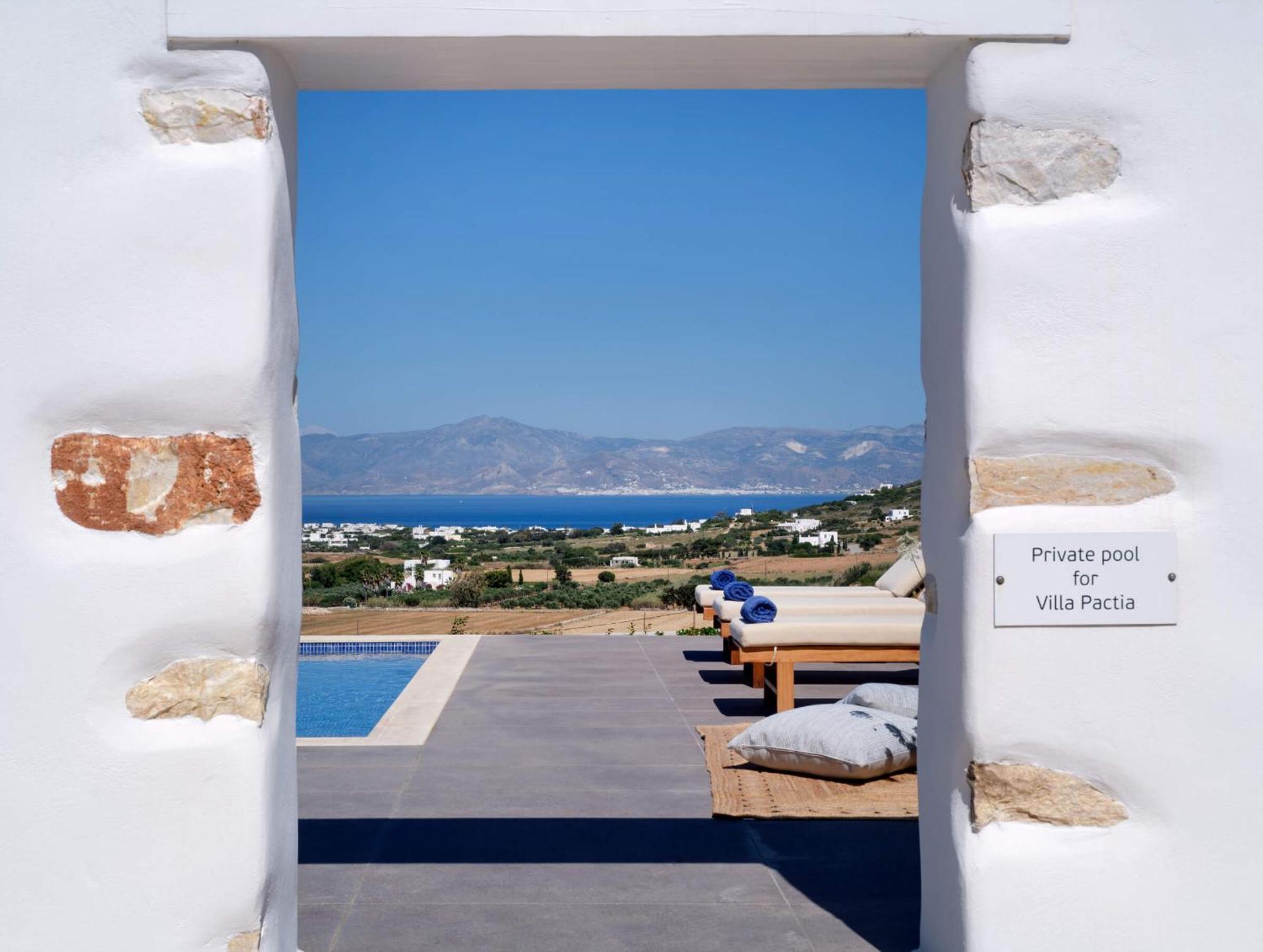 Luxurious Villa Pactia Amazing Pool Isterni  Eksteriør billede
